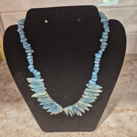 Shell and Stone Necklace - Picture 1 of 4